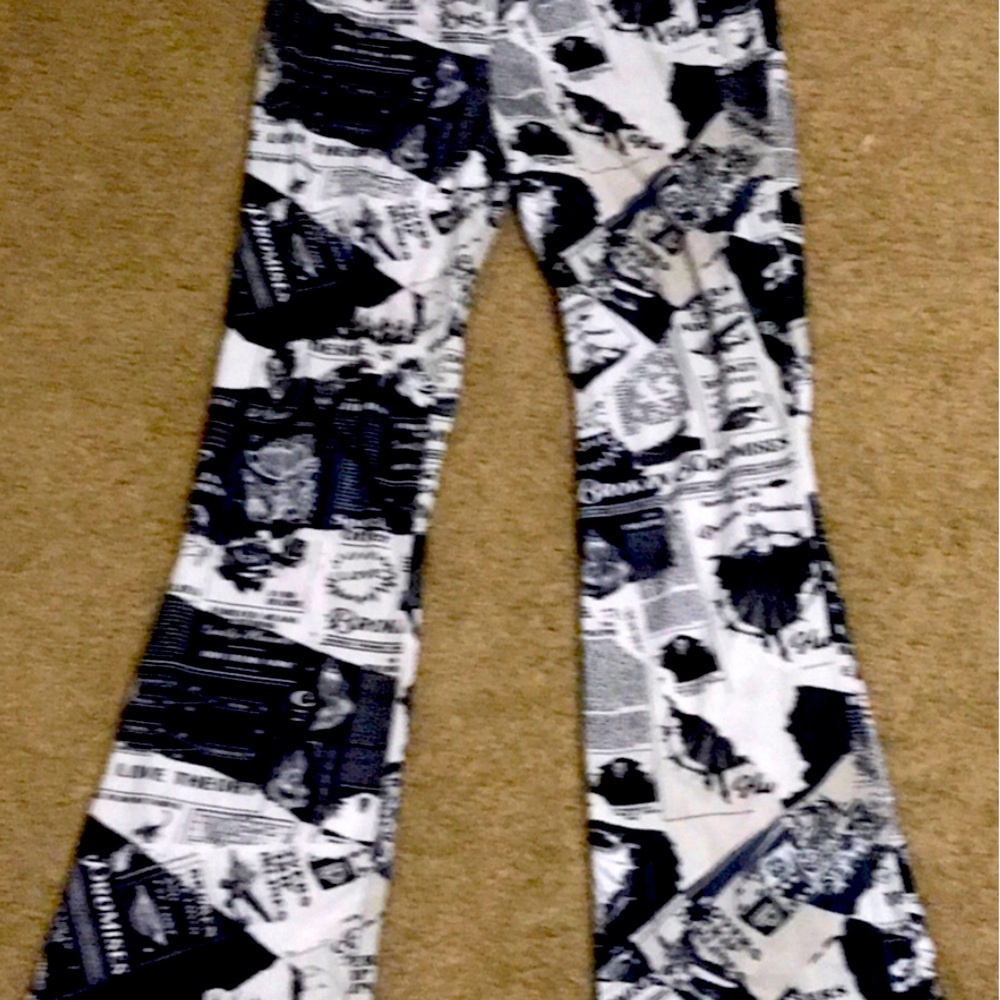 It is very stretchy only worn about a couple times